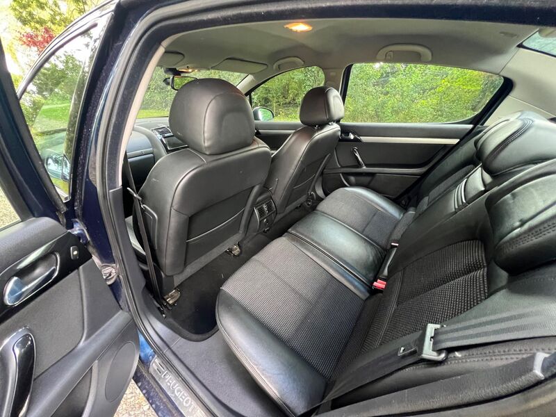 PEUGEOT 407