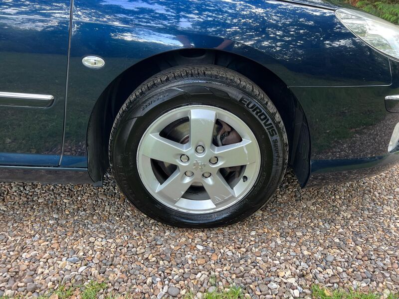 PEUGEOT 407