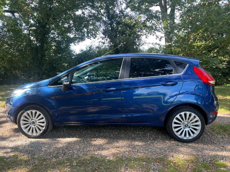 FORD FIESTA